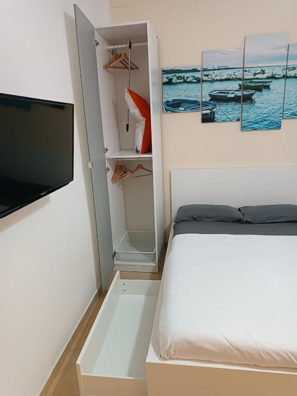 Ciervo'S Home -Appartamento Smart Nel Cuore Di Napoli Exterior photo